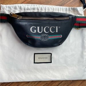 Gucci Grained Calfskin Logo Belt Bag Black
